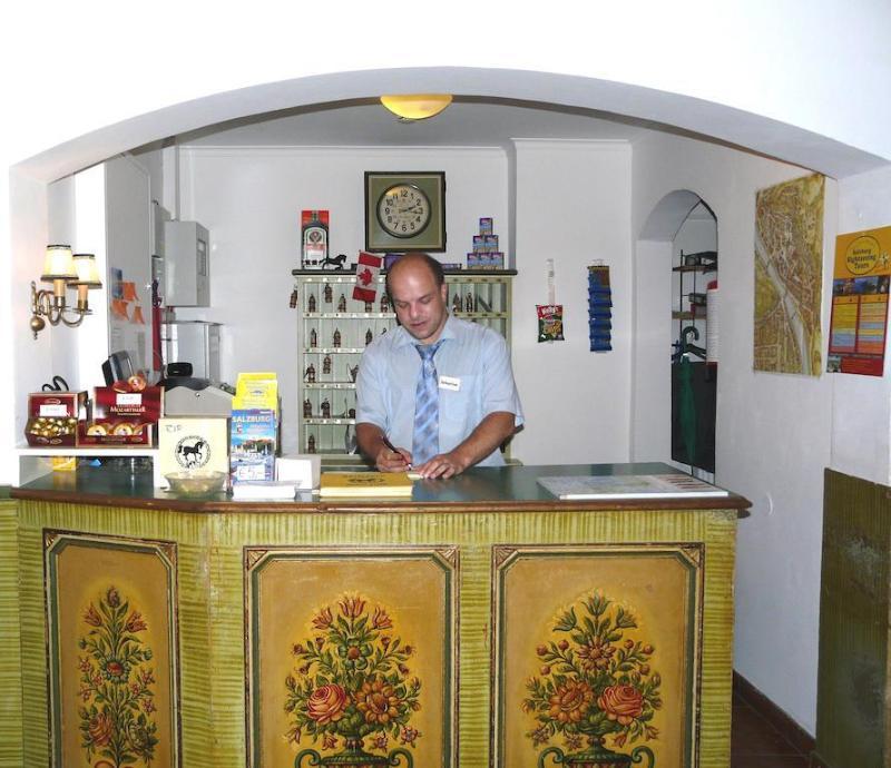 Hotel Schwarzes Roessl Salzburg Dış mekan fotoğraf