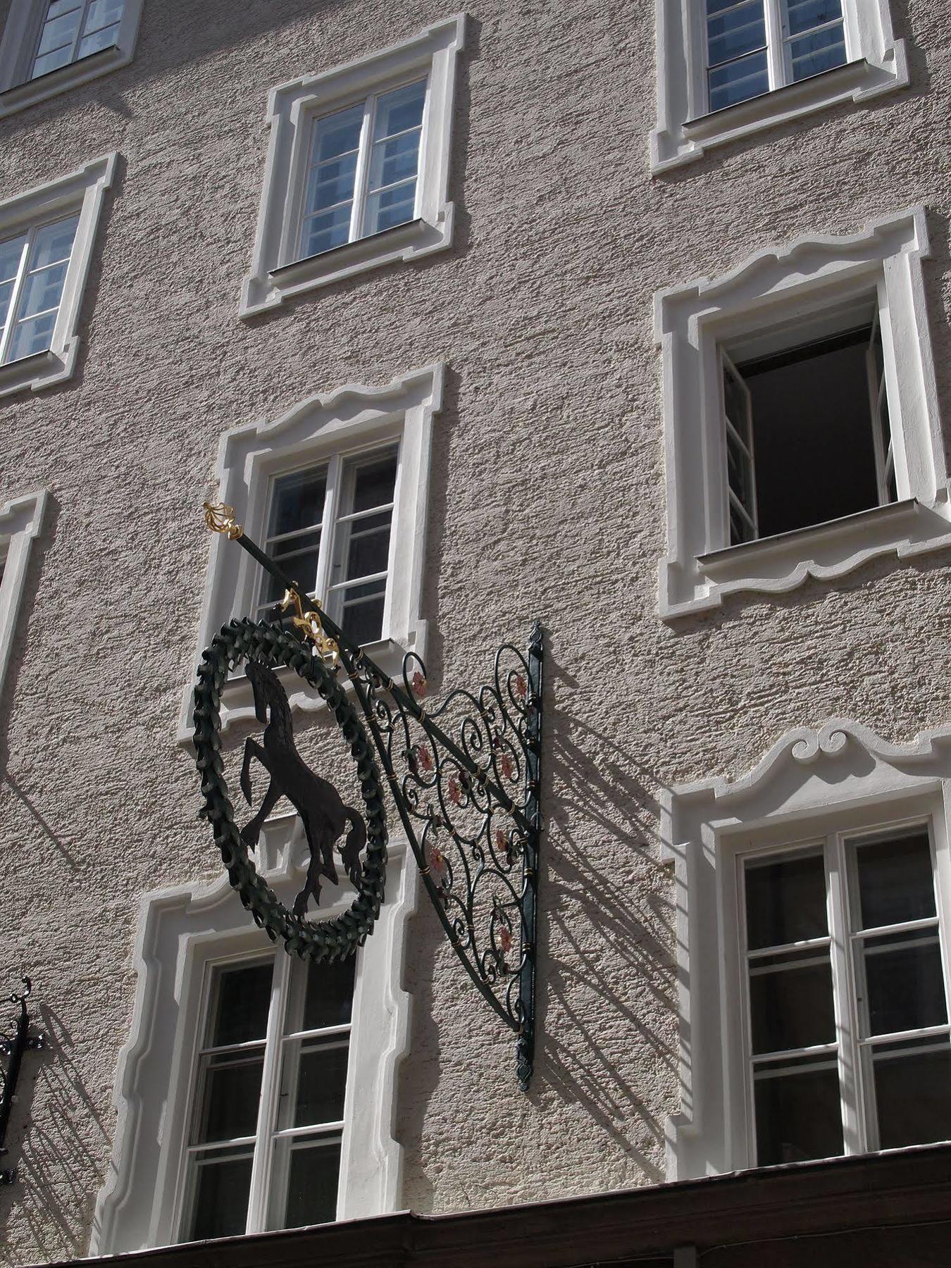 Hotel Schwarzes Roessl Salzburg Dış mekan fotoğraf
