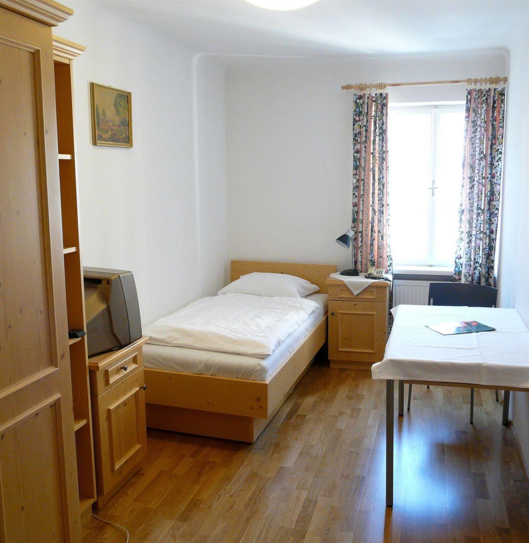 Hotel Schwarzes Roessl Salzburg Dış mekan fotoğraf